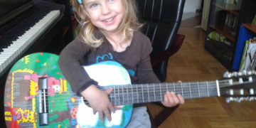 Wakacyjne kursy gry na gitarze – Muzyczna Przystań