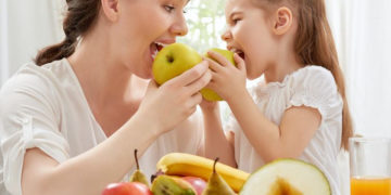 Jak sprawić, by nasze dzieci nabrały prawidłowych nawyków żywieniowych?