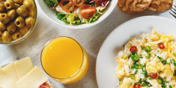 Różnorodność i równowaga – podstawy zdrowego odżywiania wg dr Katarzyny Stoś, prof. nadzw. Instytutu Żywości i Żywienia