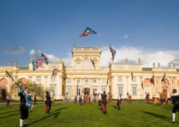 Uczta króla Jana III – widowisko rekonstrukcyjne na dziedzińcu pałacu w Wilanowie