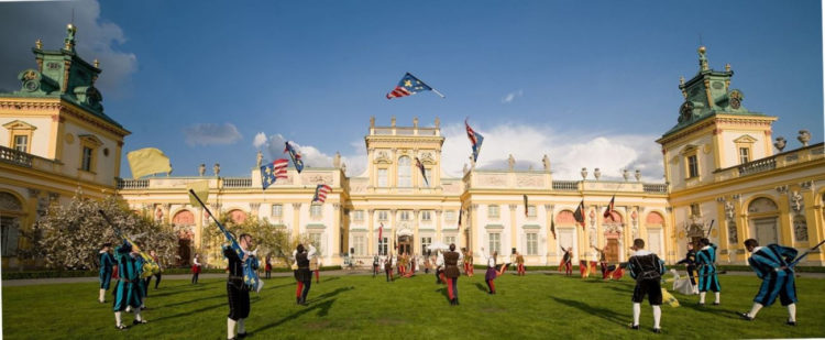 Uczta króla Jana III – widowisko rekonstrukcyjne na dziedzińcu pałacu w Wilanowie