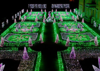 KRÓLEWSKI OGRÓD ŚWIATŁA wystawa plenerowa Muzeum Pałacu Króla Jana III w Wilanowie