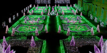 KRÓLEWSKI OGRÓD ŚWIATŁA wystawa plenerowa Muzeum Pałacu Króla Jana III w Wilanowie