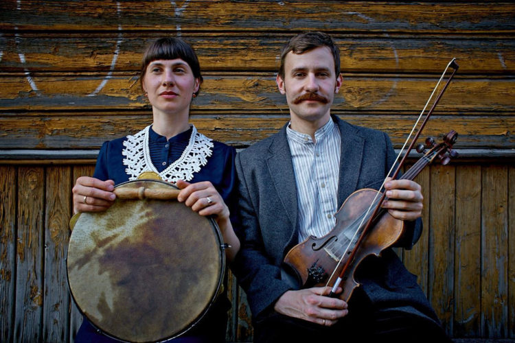 GRY I ZABAWY Z KRÓLEWSKIEGO PODWÓRKA warsztaty muzyczno-taneczne