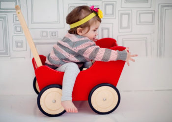 Drewniany wózek Tola