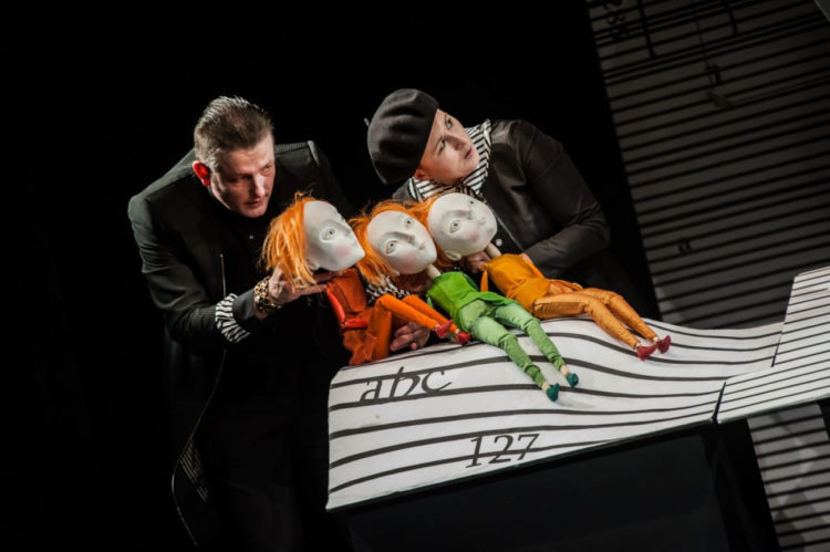 Zbliżają się mikołajki, lecz w Teatrze Baj mikołajki trwają dłużej: 6 oraz 10 i 11 grudnia