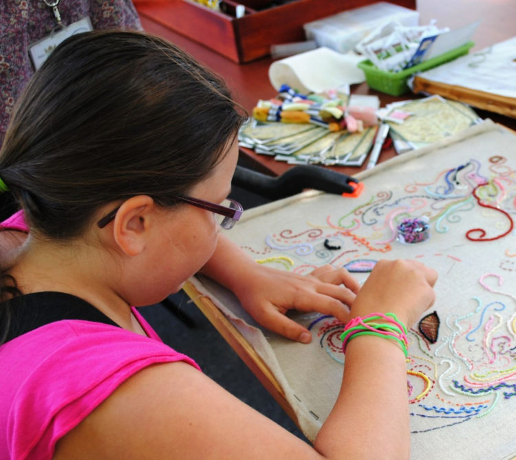 DZIECIĘCE ATELIER warsztaty haftu dla dzieci