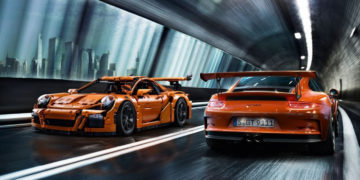PRZYJDŹ I ZOBACZ…  NATURALNEJ WIELKOŚCI PORSCHE 911 GT3 RS Z KLOCKÓW LEGO!