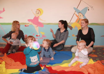 ZAJĘCIA SENSORYCZNE „ŚLIMAKI”