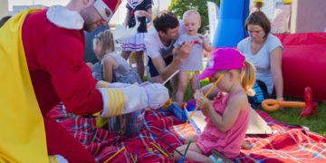 Aktywna Rodzina w kolejnych dzielnicach Warszawy! Kapitan Warszawa uczy pomagania i szuka właśnie Ciebie!