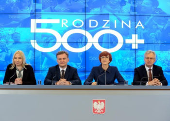 Ministerstwo Cyfryzacji zapowiada rewolucję w składaniu wniosków o 500+. Od 1 sierpnia uproszczony formularz będzie dostępny poprzez m.in. witrynę PUE-ZUS i obywatel.gov.pl