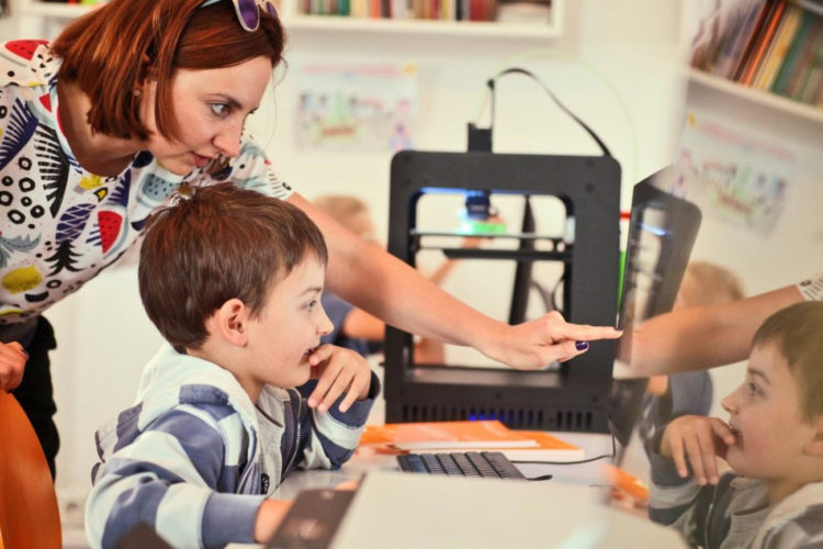 4 miejscowości z województwa mazowieckiego powalczą  o multimedialne Pracownie Orange dla swojej okolicy