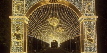 KRÓLEWSKI OGRÓD ŚWIATŁA wystawa plenerowa Muzeum Pałacu Króla Jana III w Wilanowie