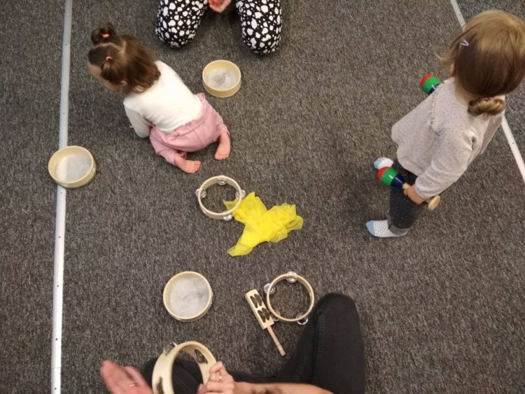 CZY DODATKOWE ZAJĘCIA DLA MALUCHÓW SĄ POTRZEBNE?