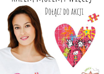 POMYSŁ NA PREZENT, KTÓRY OBDARUJE PODWÓJNIE – KOSZULKI WSPIERAJĄCE CHARYTATYWNY PROJEKT „RAZEM MOŻEMY WIĘCEJ”