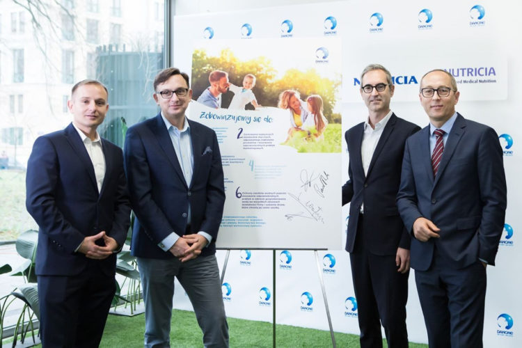 ZOBOWIĄZANIA GRUPY SPÓŁEK DANONE NA PRZYSZŁOŚĆ W DBAŁOŚCI O POTRZEBY SPOŁECZNE