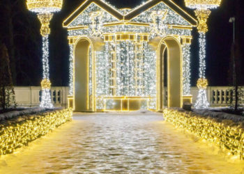 KRÓLEWSKI OGRÓD ŚWIATŁA wystawa plenerowa Muzeum Pałacu Króla Jana III w Wilanowie