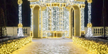 KRÓLEWSKI OGRÓD ŚWIATŁA wystawa plenerowa Muzeum Pałacu Króla Jana III w Wilanowie