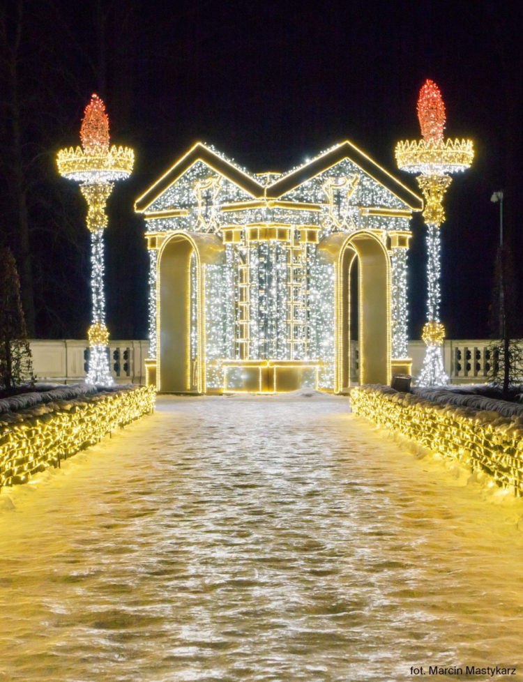 KRÓLEWSKI OGRÓD ŚWIATŁA wystawa plenerowa Muzeum Pałacu Króla Jana III w Wilanowie