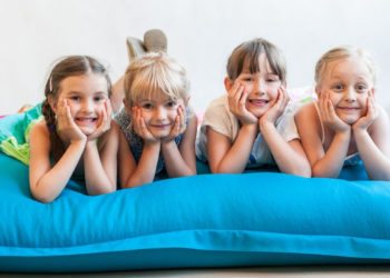 „Dziecięcy savoir-vivre, czyli nauka dobrych manier dla najmłodszych” – CIUCHCIA PUCH PUCH RADZI