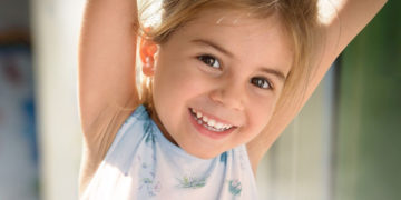Jak przygotować dziecko do dbania o zęby podczas wakacyjnych wyjazdów bez rodziców?