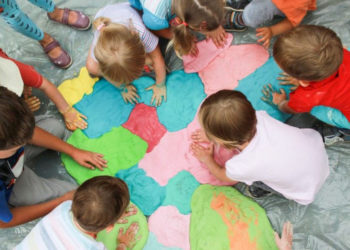 PLENEROWE SENSOZABAWY – TWÓRCZE WARSZTATY RODZINNE NA URSYNOWIE