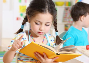 Mam trzy latka, bawię się… i uczę się czytać – BLOG Ciuchcia Puch Puch