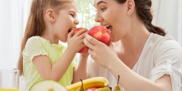 5 sposobów na to, by wyrobić u dziecka prawidłowe nawyki żywieniowe