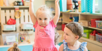 „Dziecięcy savoir-vivre, czyli nauka dobrych manier dla najmłodszych” – CIUCHCIA PUCH PUCH RADZI