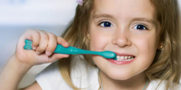 Prawidłowa higiena „mleczaków” a zdrowie zębów stałych