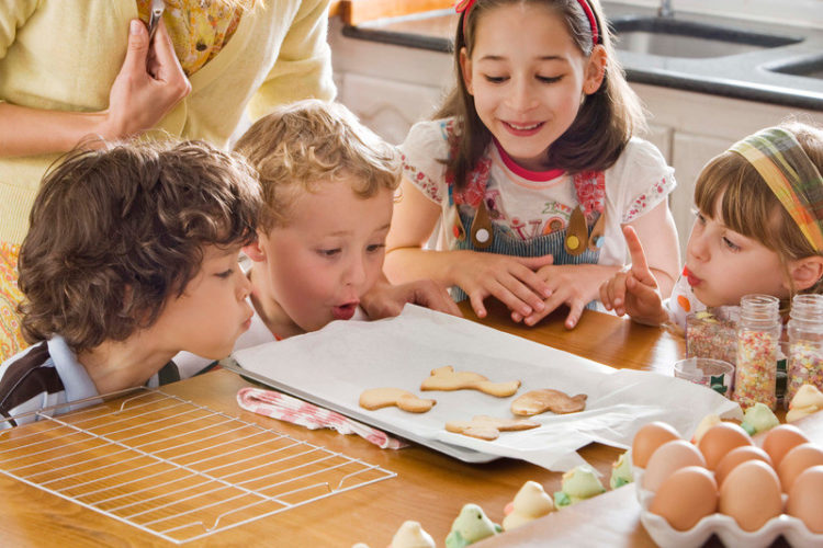 „Na śniadanie kanapka z dżemem i… ogórkiem, czyli mały mistrz kuchni w akcji!” – CIUCHCIA PUCH PUCH RADZI