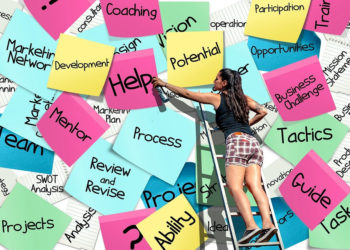 Youtuberka, blogerka czy może programistka? „Uniwersytet Sukcesu” ułatwi dziewczętom w wieku 17-24 lata start kariery zawodowej