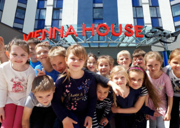 Promowanie zrównoważonego rozwoju w Vienna House w Dzień Dziecka