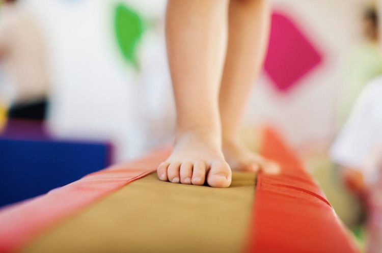 REHABILITACJA I ZDROWY ROZWÓJ STÓP PODCZAS ZAJĘĆ W GYM GENERATION