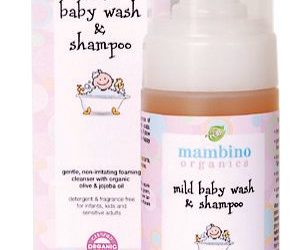 Pierwsze kąpiele niemowlaka