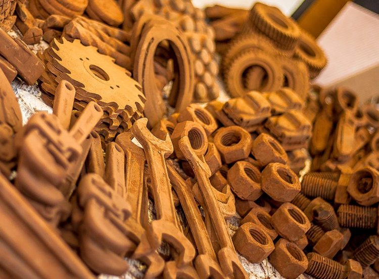 ROZDAJĄ NARZĘDZIA Z CZEKOLADY!