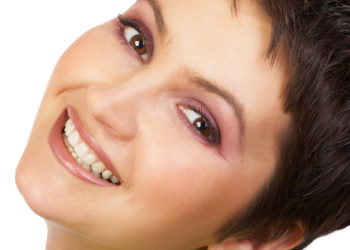 Joga twarzy po porodzie. Jak może pomóc kobiecie?