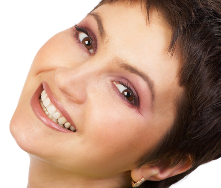 Joga twarzy po porodzie. Jak może pomóc kobiecie?