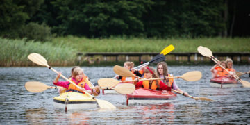 OBÓZ SURVIVALOWO-PRZYGODOWY CZY YOUTUBERSKI, CZYLI JAK WYGLĄDAJĄ WAKACJE NASTOLATKÓW