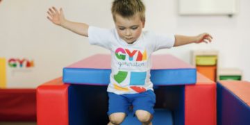 KIEDY DZIECKO POWINNO ROZPOCZĄĆ GIMNASTYKĘ?