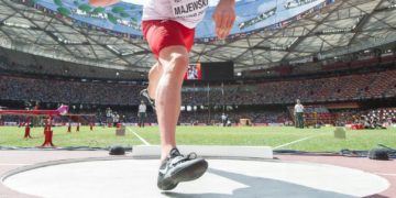 Baw się i pomagaj! Charytatywne aukcje gry w kręgle z kulomiotem  Tomaszem Majewskim i aktorem Krzysztofem Wieszczkiem na rzecz KOPD