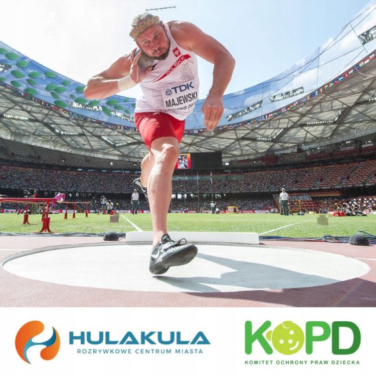 Baw się i pomagaj! Charytatywne aukcje gry w kręgle z kulomiotem  Tomaszem Majewskim i aktorem Krzysztofem Wieszczkiem na rzecz KOPD