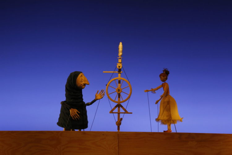 Hanna Januszewska wg CHARLESA PERRAULT, ŚPIĄCA KRÓLEWNA