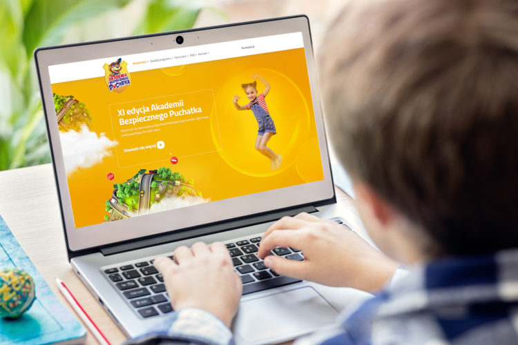 Internet źródłem wiedzy –  jak zadbać o bezpieczeństwo dziecka w sieci?