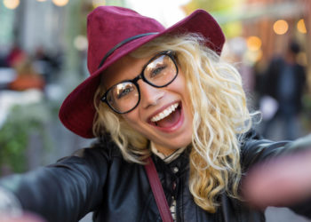 Wypadanie włosów po ciąży okiem eksperta