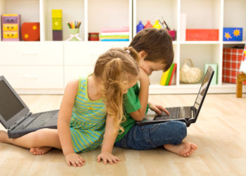 Dorośli w Polsce chcą skuteczniejszej ochrony dzieci przed pornografią