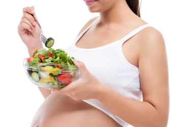 Poznaj jedne z najpopularniejszych faktów i mitów na temat prawidłowego odżywiania podczas ciąży.