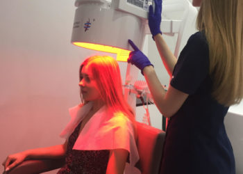 Łuszczyca skóry głowy – przyczyny, objawy i leczenie