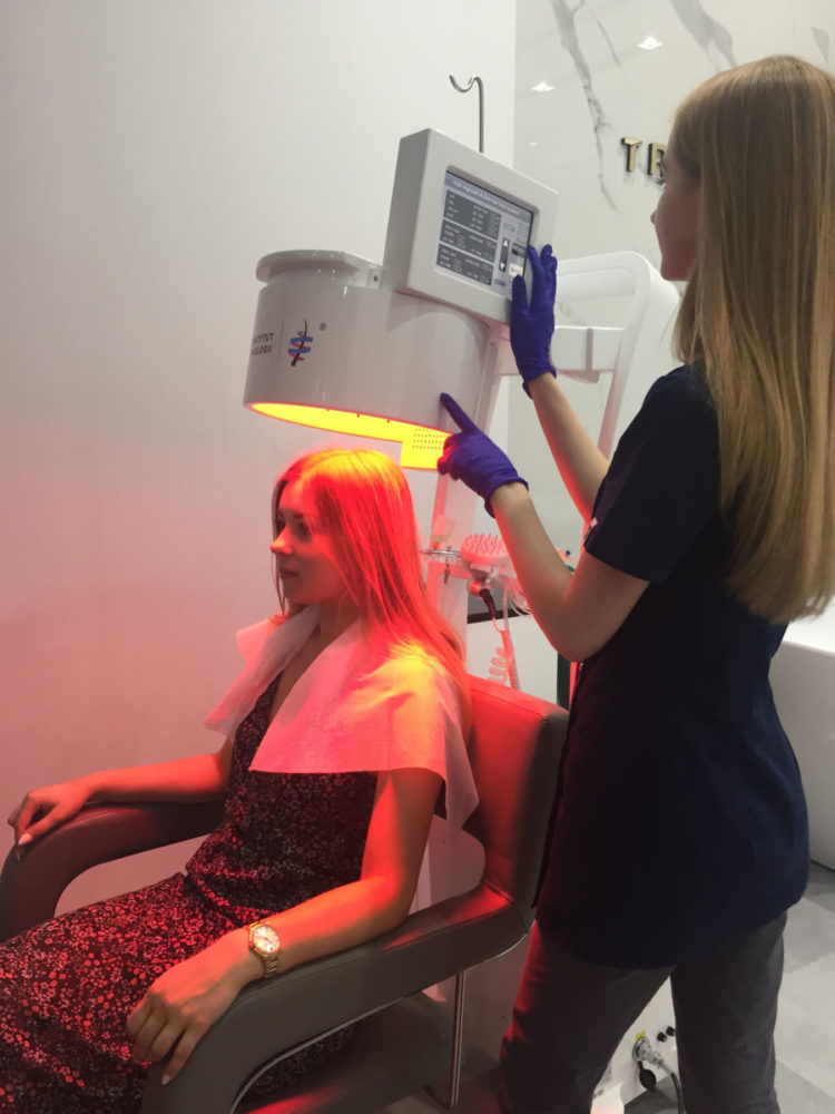 Łuszczyca skóry głowy – przyczyny, objawy i leczenie