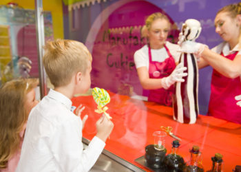 Manufaktura Cukierków. Zapraszamy do naszego NOWEGO, pięknego i mega kolorowego sklepu przy ul. Nowy Świat 51 :) :) :)